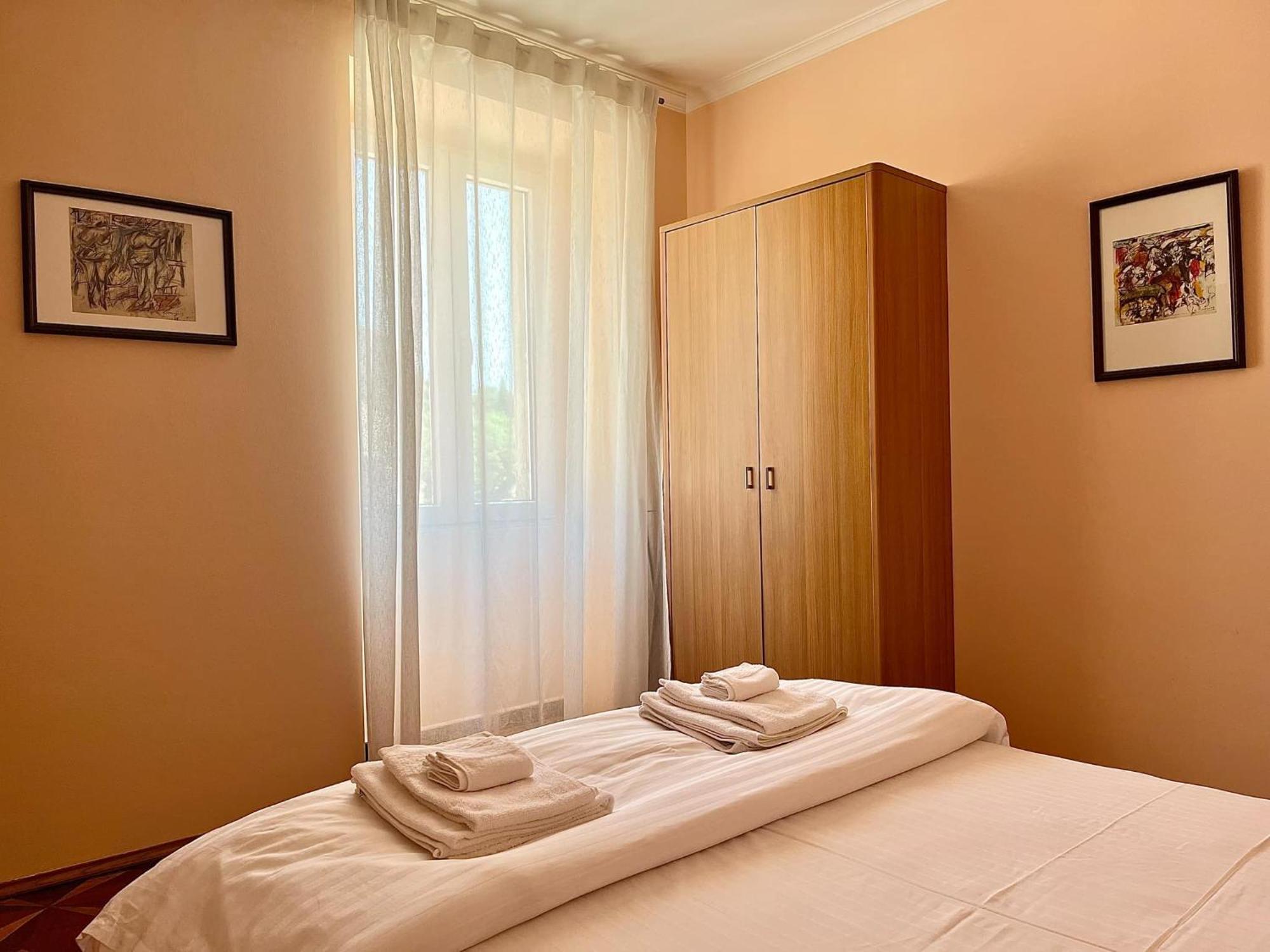 Guest house Casa Menis 3*