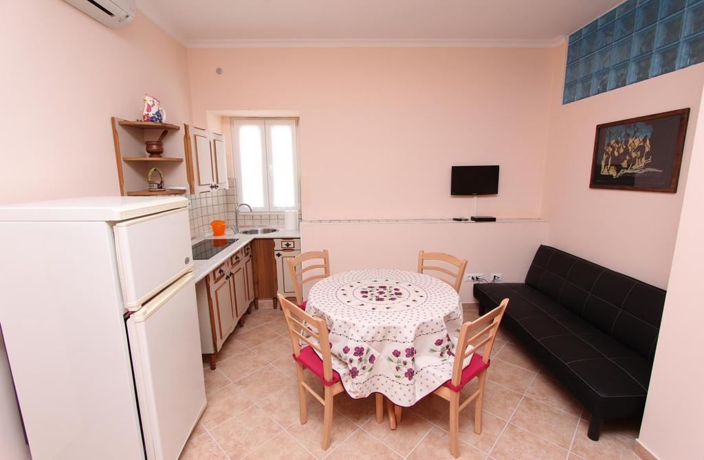 Guest house Casa Menis 3*
